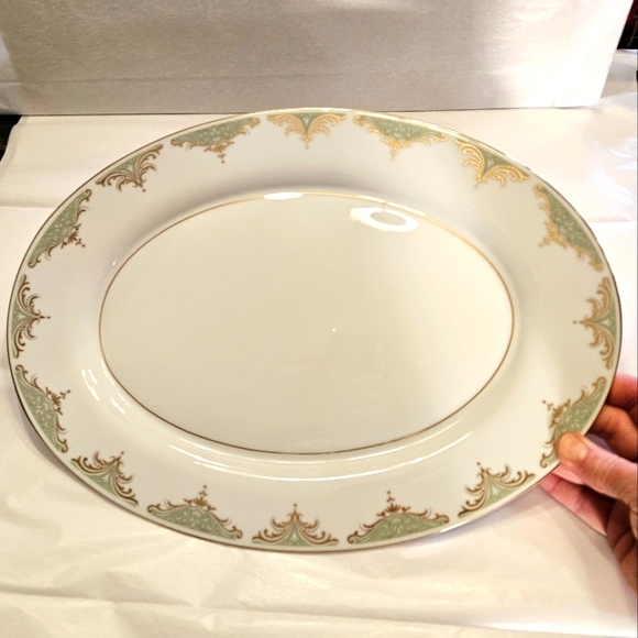 "Valhala" 14" Oval Serving Platter by Mikasa. - Picture 1 of 4